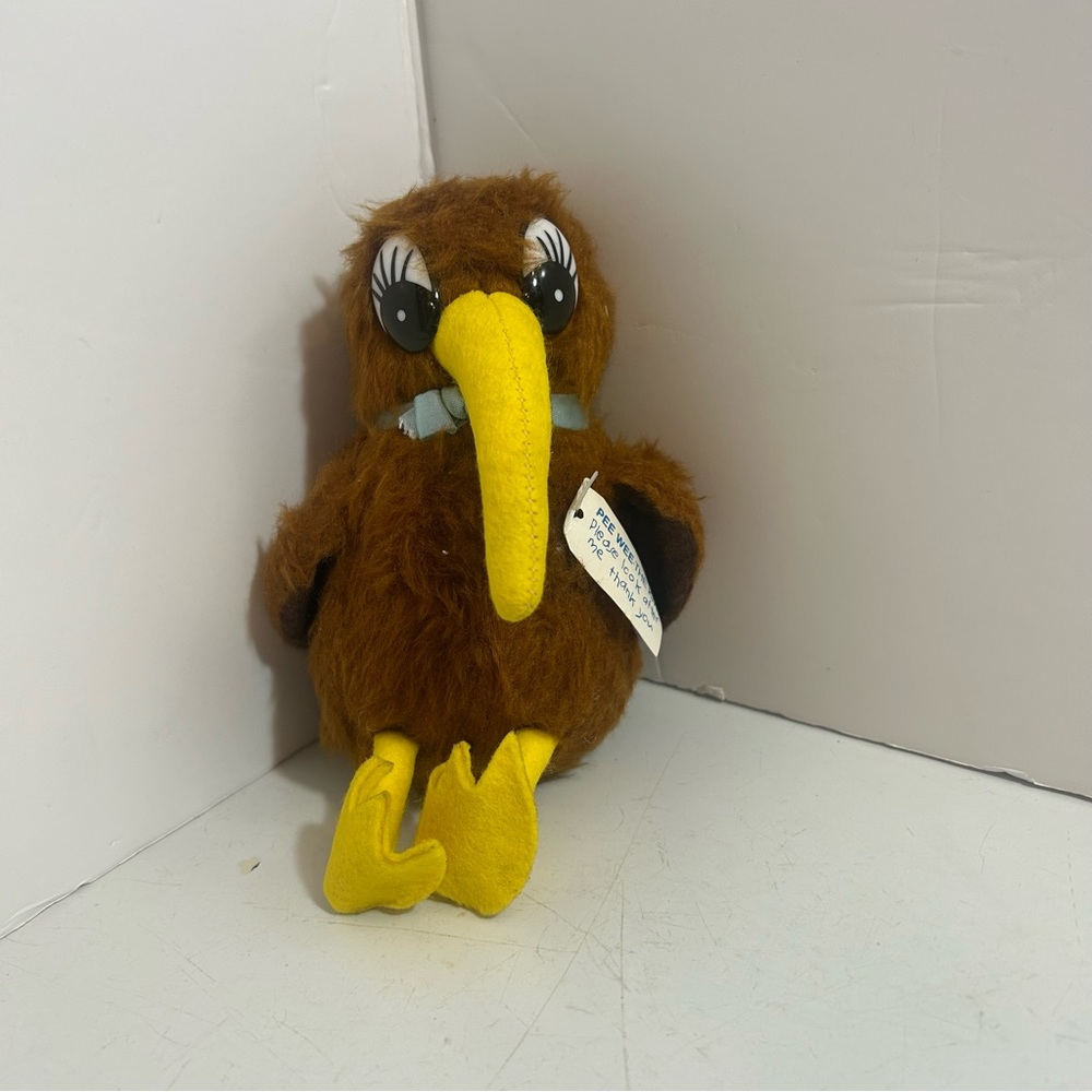 Vintage‎ Pee Wee the Kiwi Parrs New Zealand plush bird stuffy toy